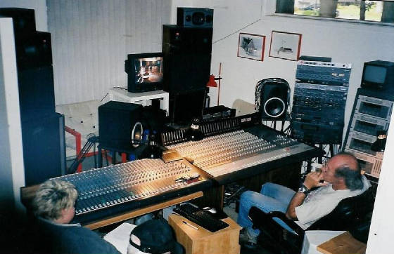 studio01b.jpg